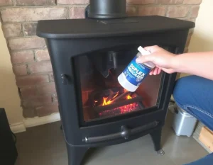 Pelletkachelglas schoon en helder houden: praktische tips voor een mooi zicht